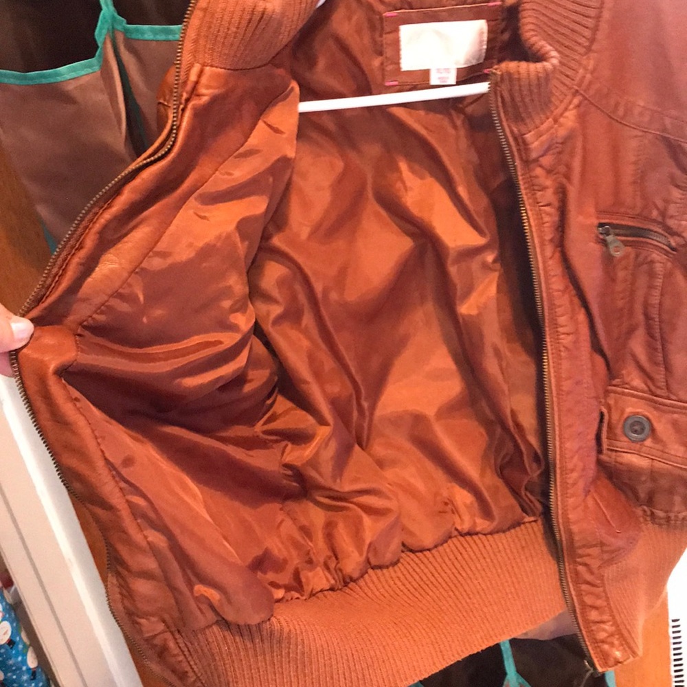 Leather jacket - Picture 2 of 4